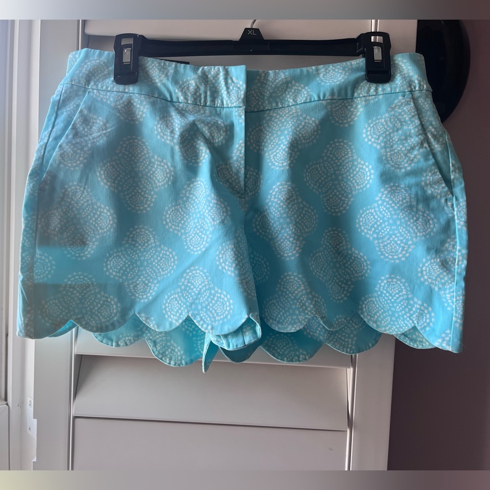 Crown & Ivy Aqua Scallop Shorts • Size 6 • NWT